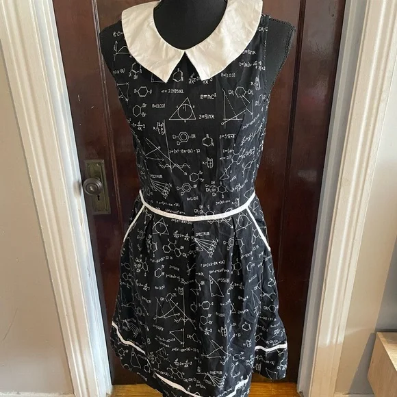 Retrolicious Math Equation Collared Dress - Picture 3 of 12